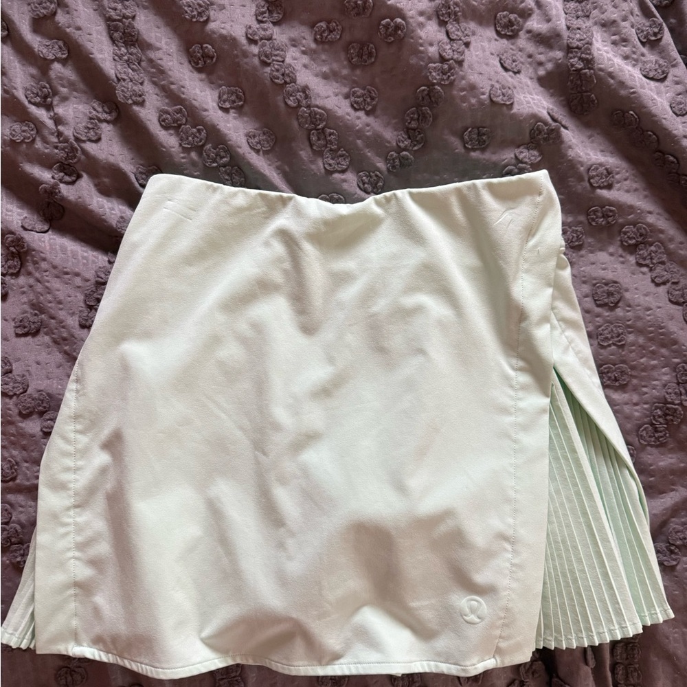 Lululemon green skirt size 2